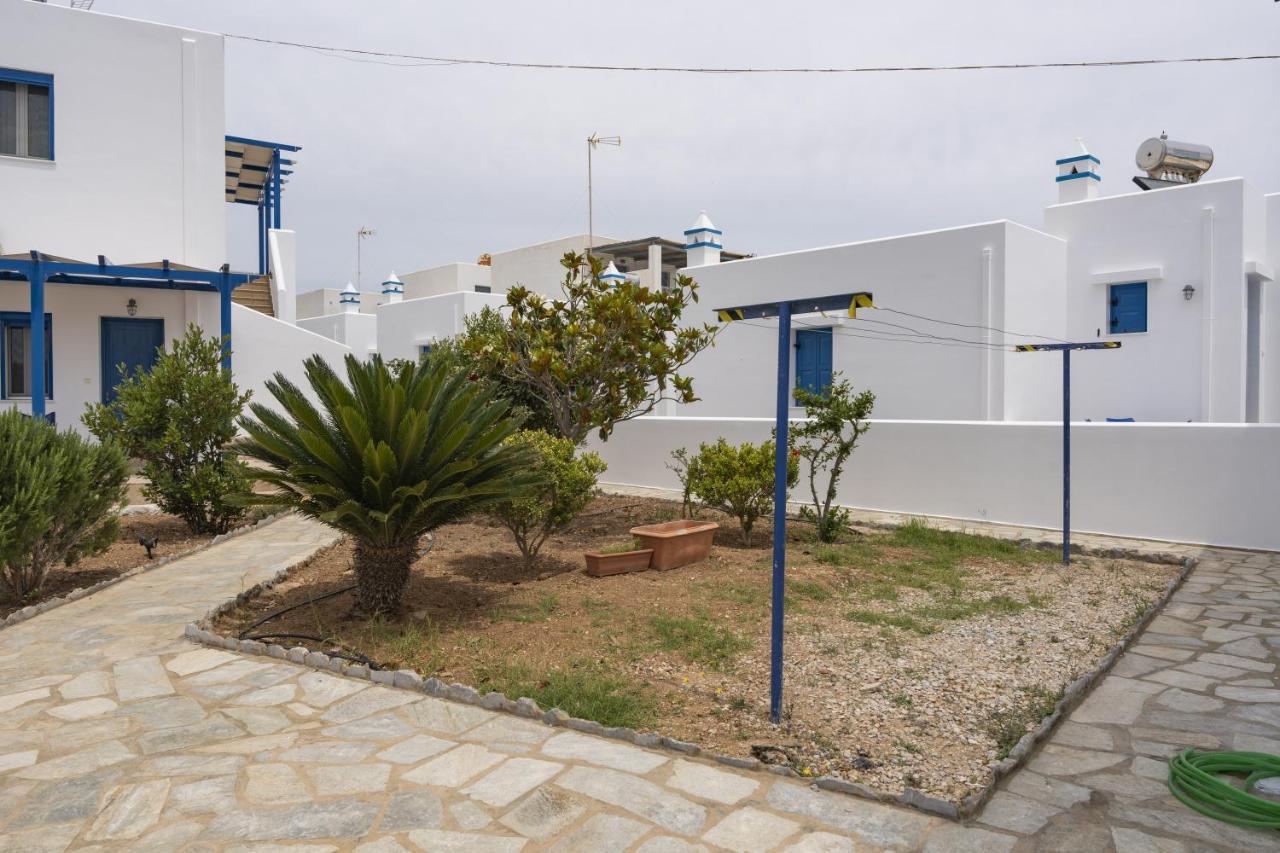 Ninemia Serifos 1