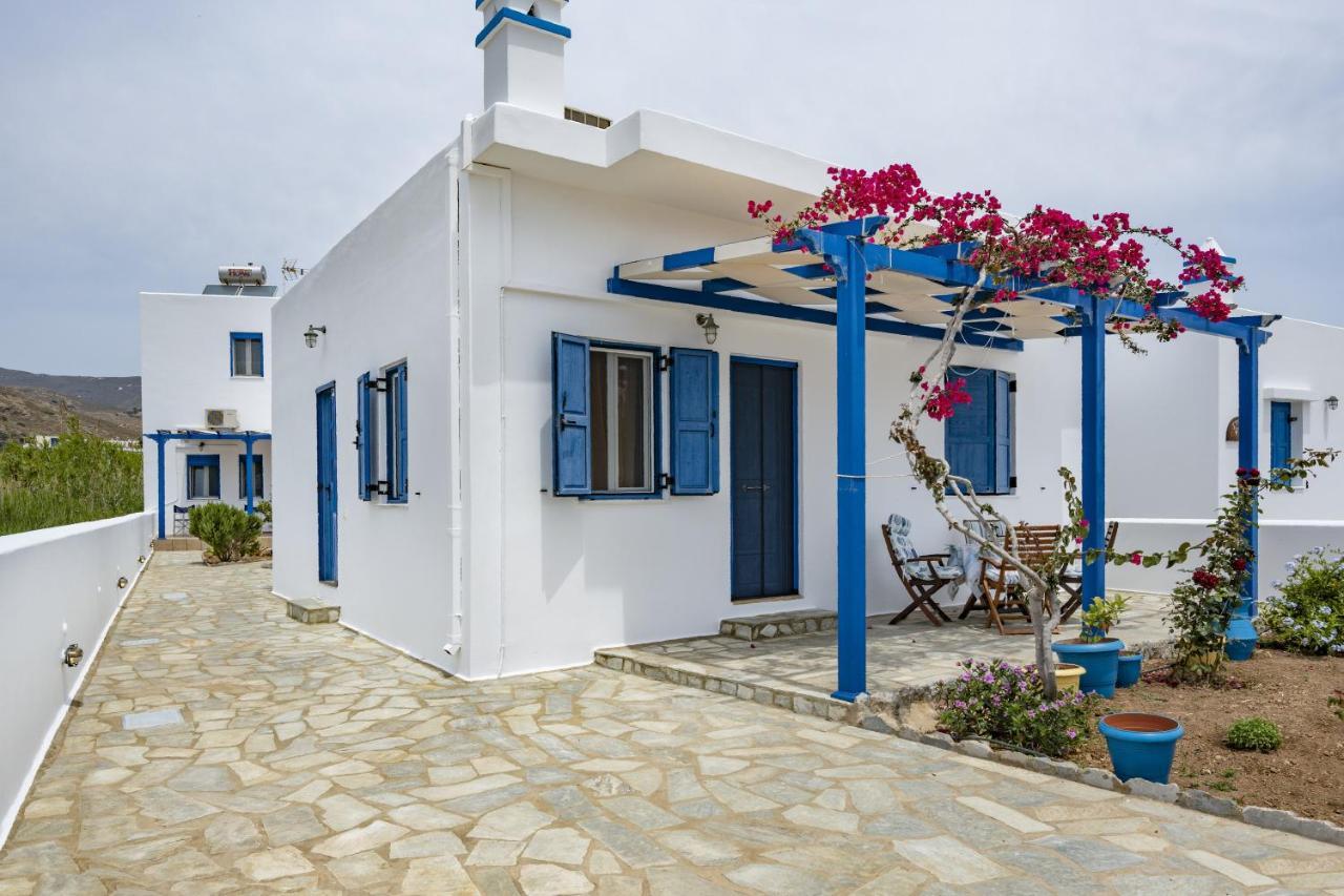 Ninemia Serifos 1 *